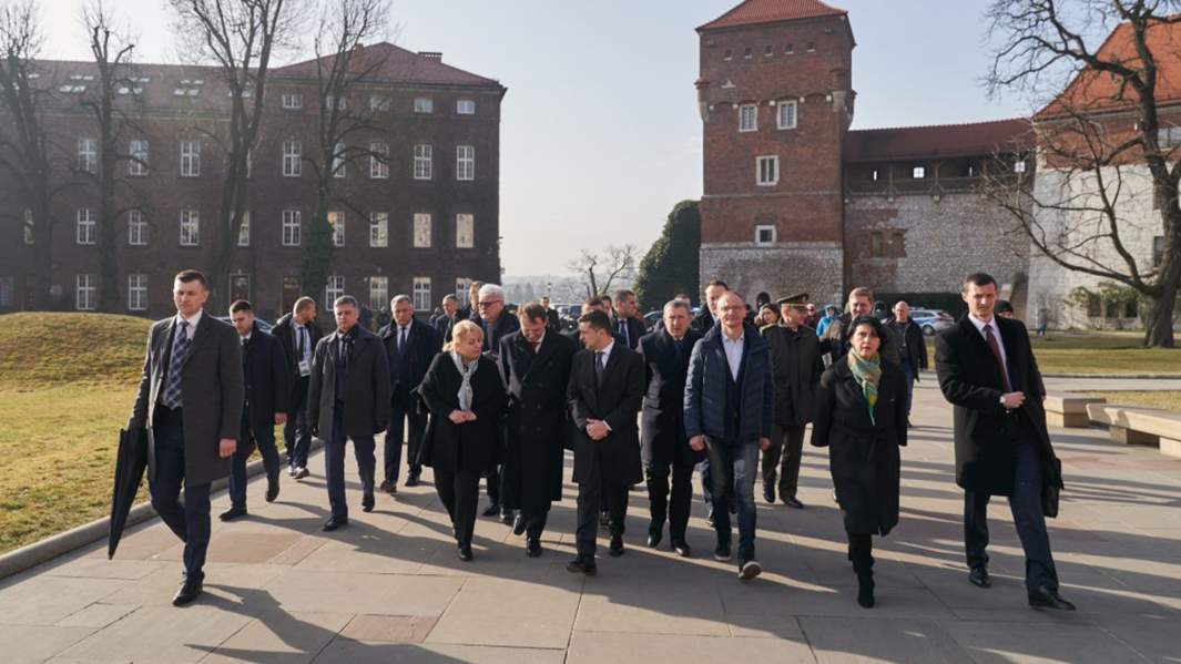 Президент Украины Владимир Зеленский принял участие в памятных мероприятиях в городе Освенциме по случаю семьдесят пятой годовщины освобождения концлагеря Аушвиц-Биркенау 