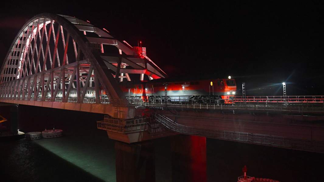 крымский мост поезд