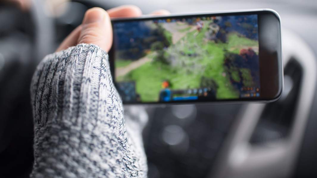 игра на смартфоне 