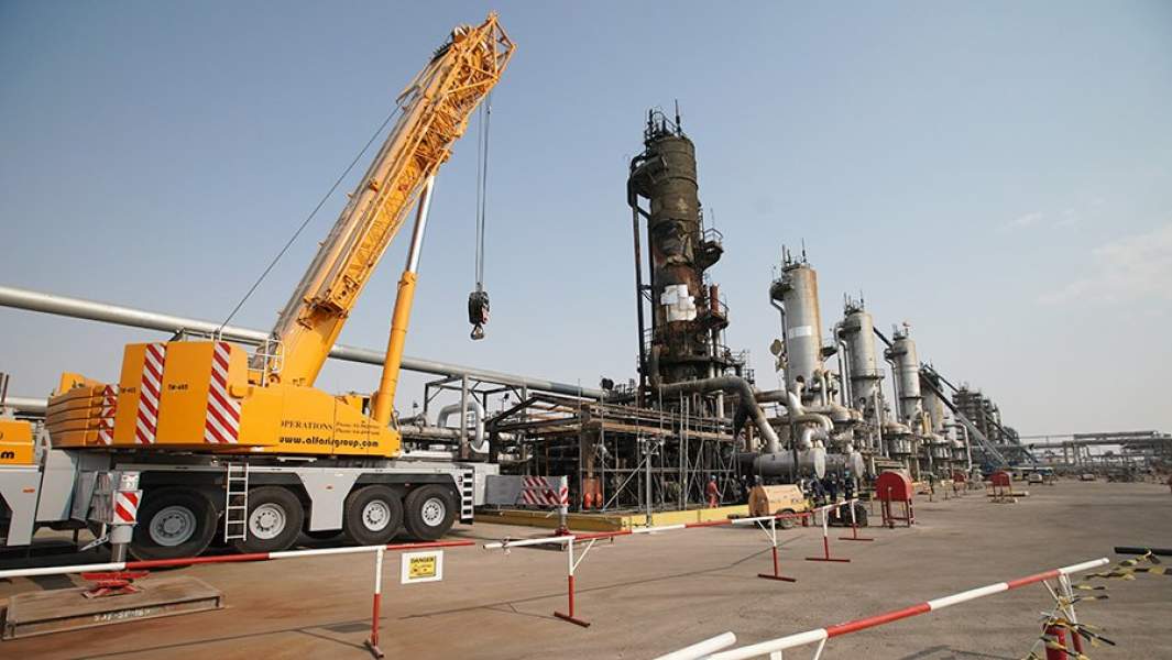 Нефтеперерабатывающий завод компании Saudi Aramco после атаки дронов в Саудовской Аравии. 12 октября 2019 года