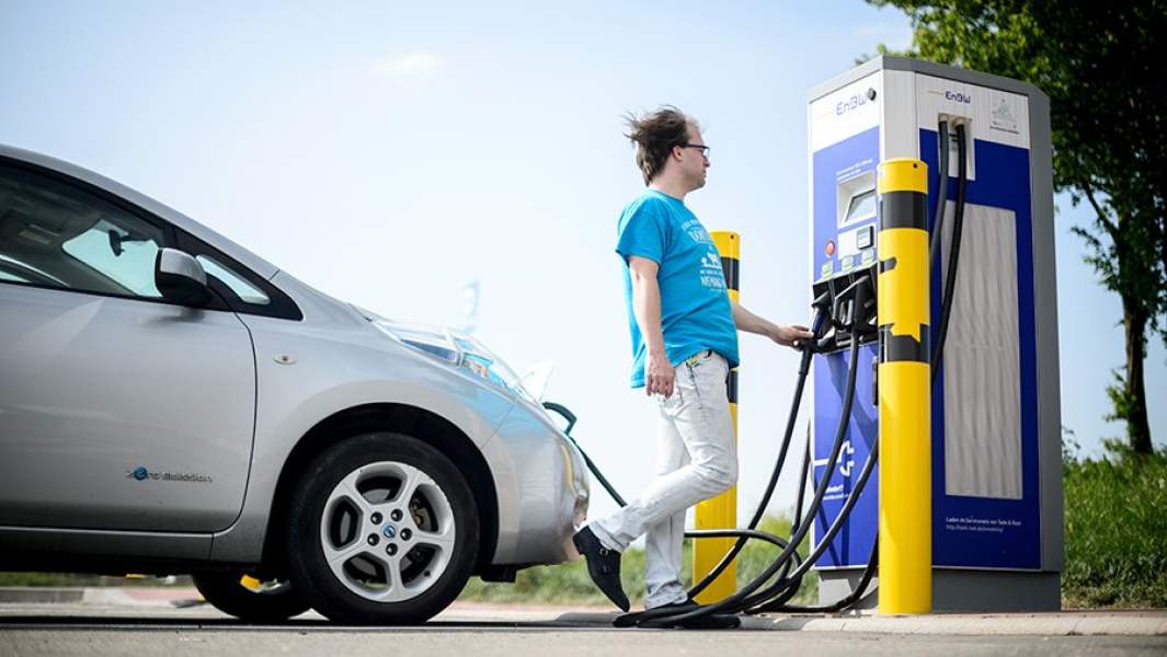 Станция зарядки электромобилей в Нойенштайне