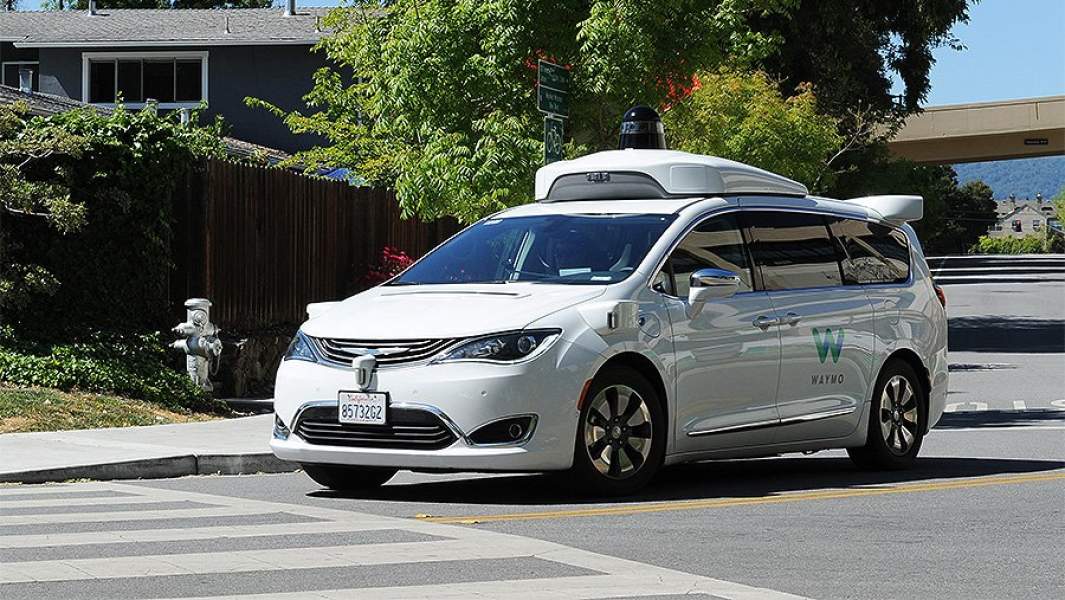 беспилотный автомобиль waymo 
