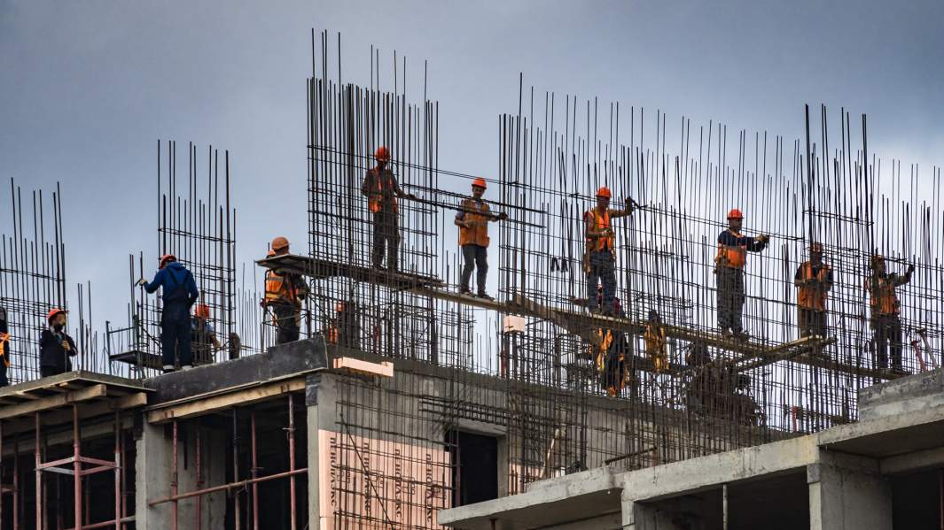 Доля обмана: площадь долгостроев выросла на 11%