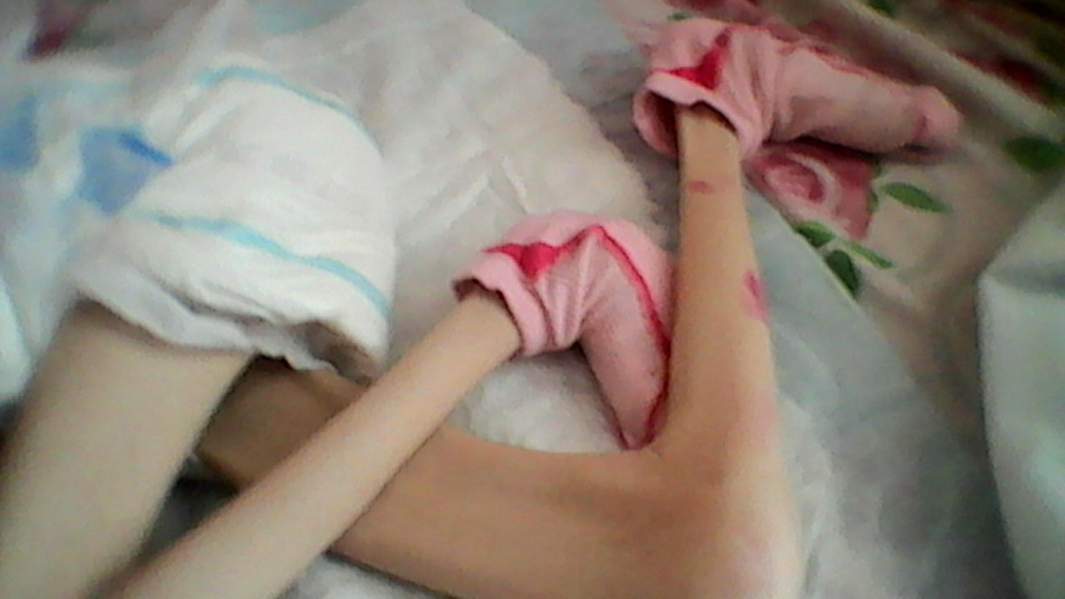 «Увидела и заревела»: на Урале женщина обвинила власти в том, что они лишили ее опеки над девочкой с ДЦП из-за квартиры