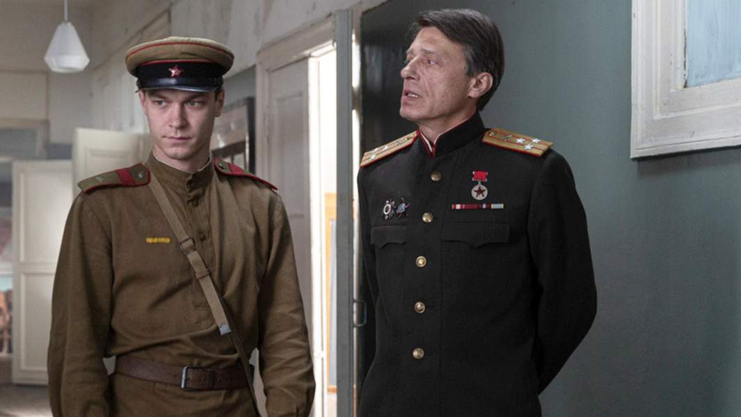 Кадр из фильма «Калашников»