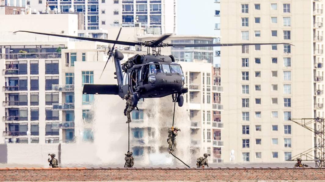 Американские солдаты на учениях в городских условиях