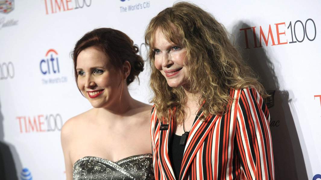 Дилан и Миа Фэрроу