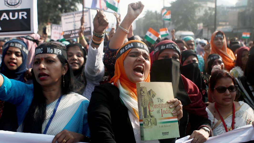 Массовые митинги против принятого в Индии закона о гражданстве