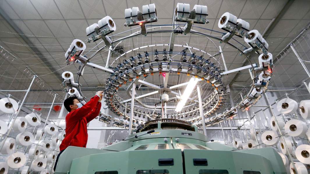 Одна из текстильных фабрик Китая