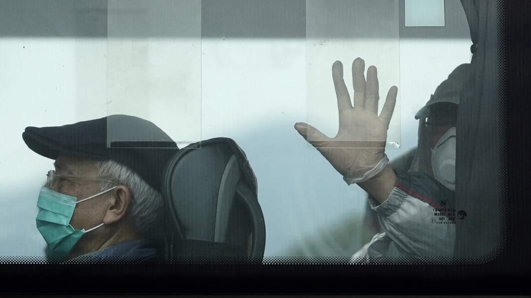 Патоген под прикрытием: как COVID-19 заражает не вступавших в контакт с больными