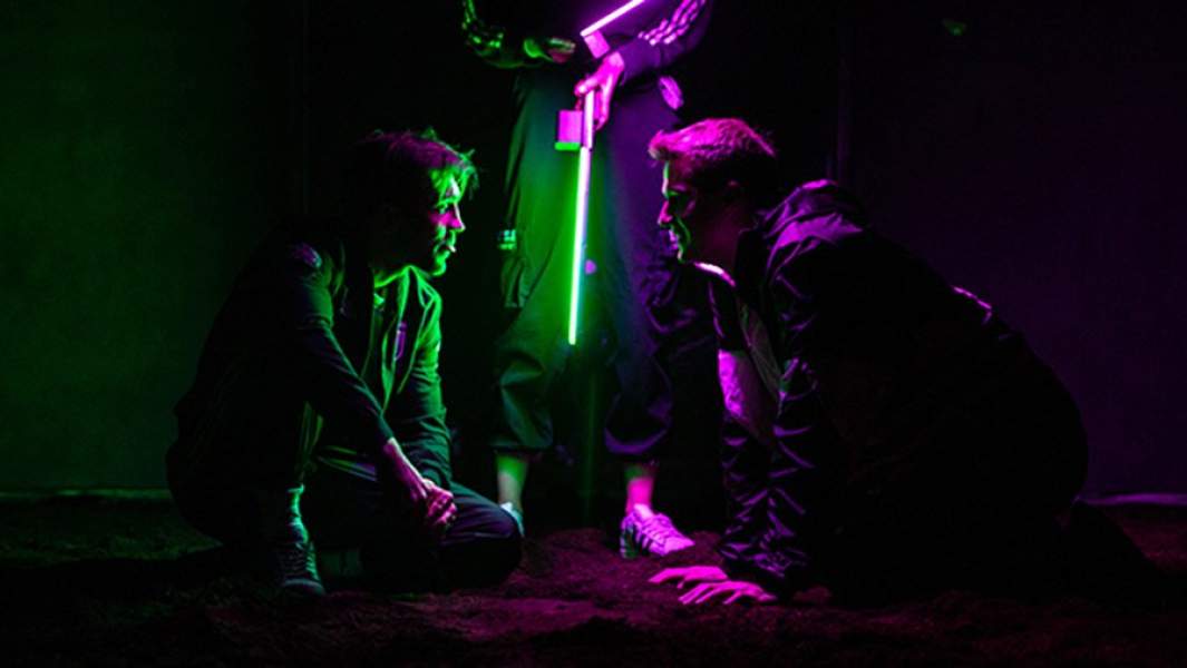 Сцена из спектакля «Пробуждение весны» на сцене Театра Наций