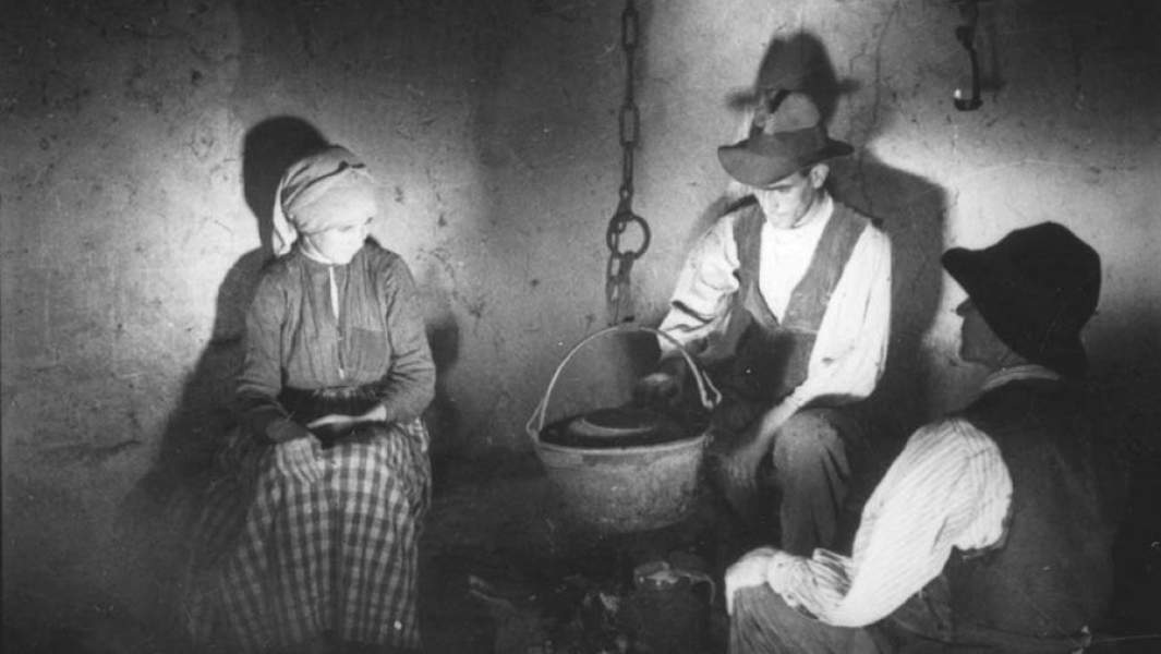 Кадр из фильма «Земля без хлеба»