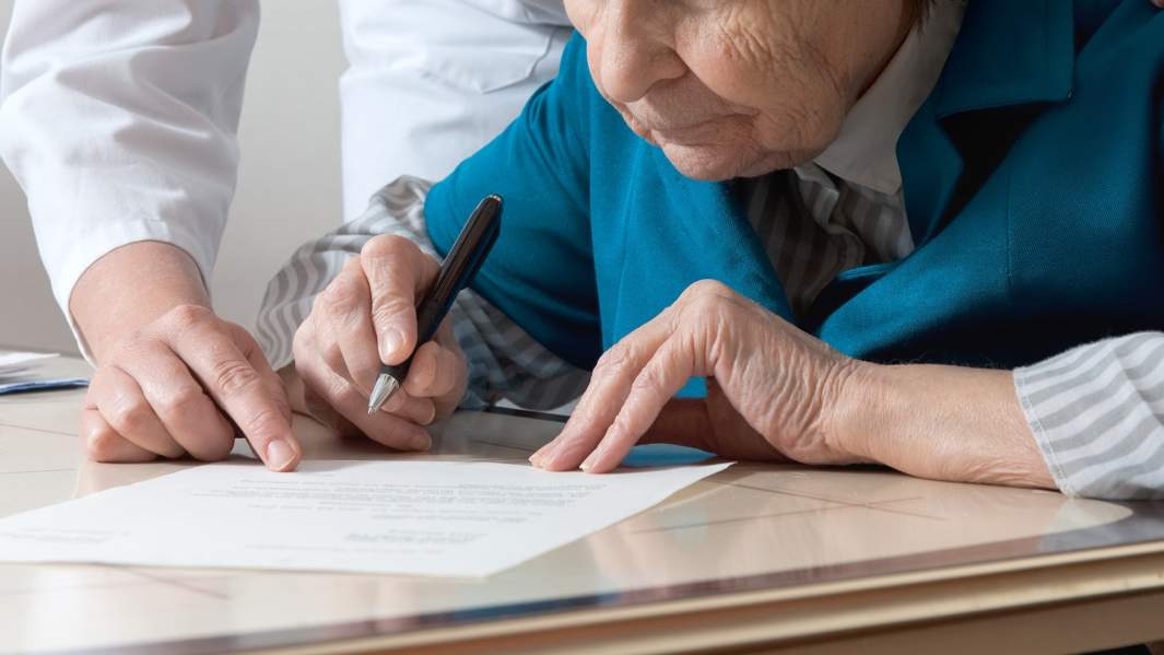 Идут по спискам: как мошенники обманывают тех, кто ищет помощи