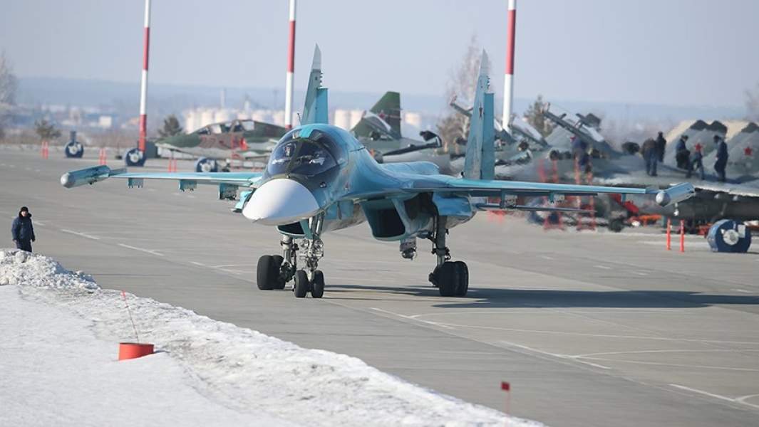 Многофункциональный сверхзвуковой истребитель-бомбардировщик Су-34