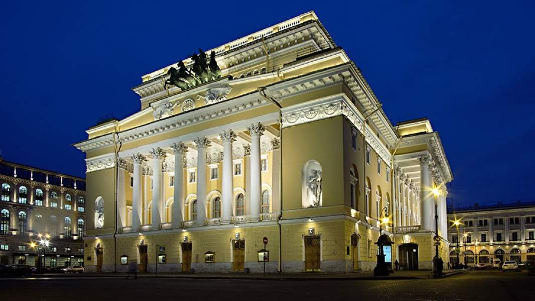 Здание Александринского театра в Санкт-Петербурге