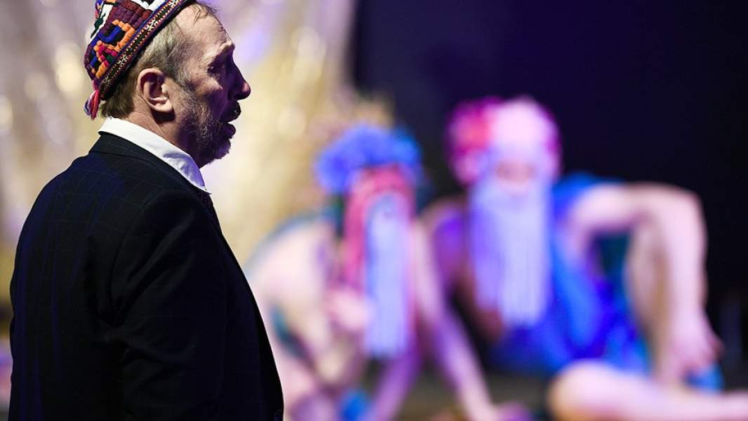 Писатель, драматург, театральный режиссер, художественный руководитель «Коляда-Театра» Николай Коляда во время пресс-показа спектакля «Калигула» по собственной одноименной пьесе на сцене Театрального центра «На Страстном» в рамках рождественских гастролей екатеринбургского «Коляды-Театра» в Москве