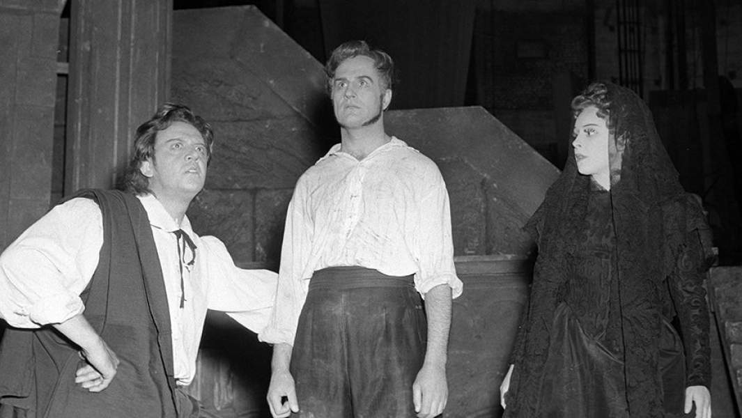 Владимир Зельдин в роли Альфонсо