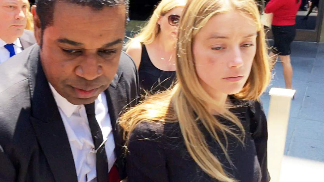 Эмбер Херд покидает Верховный суд Лос-Анджелеса