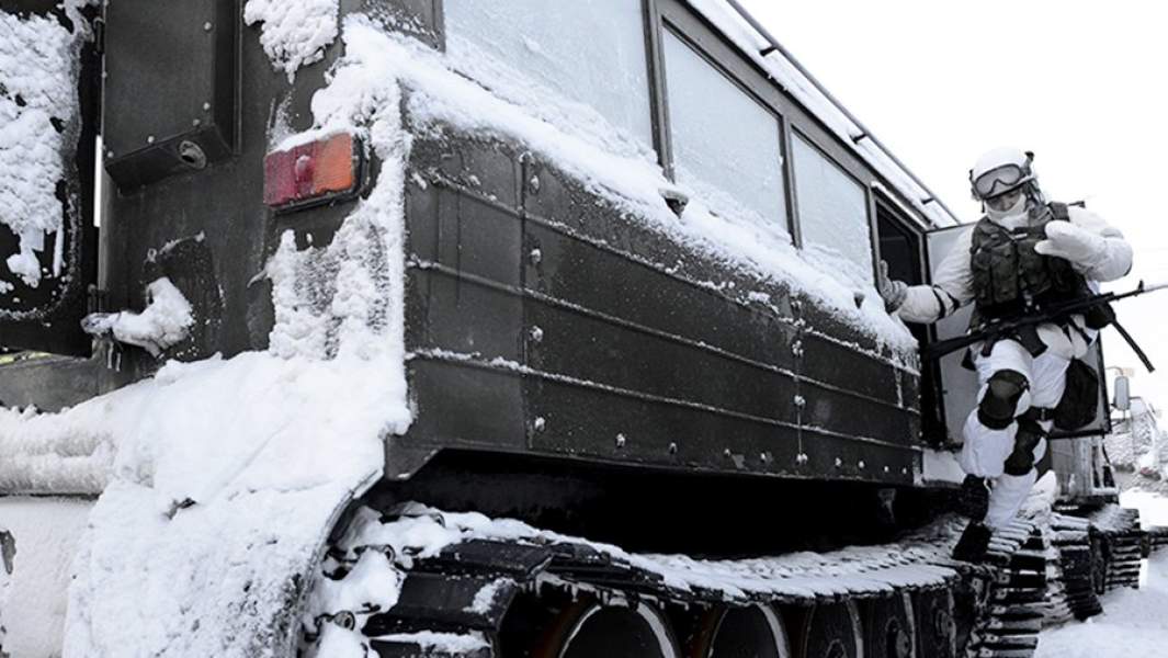 Солдат на учениях