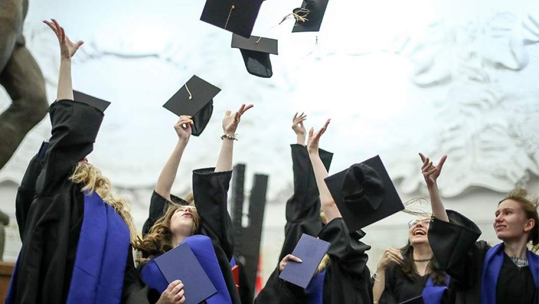 Выпускники