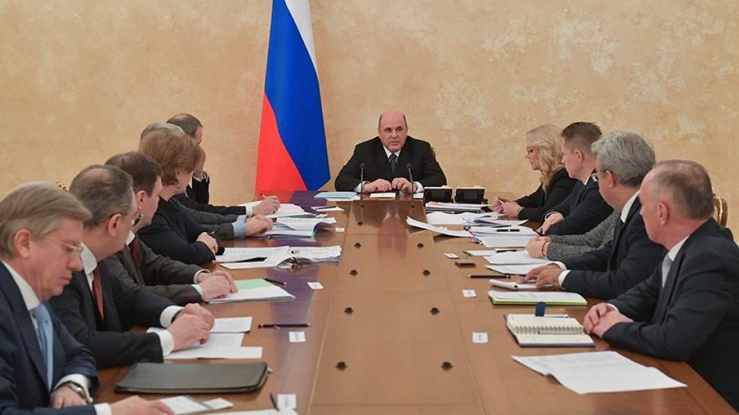 Премьер-министр РФ Михаил Мишустин во время совещания с вице-премьерами РФ по вопросу профилактики и контроля за распространением коронавирусной инфекции