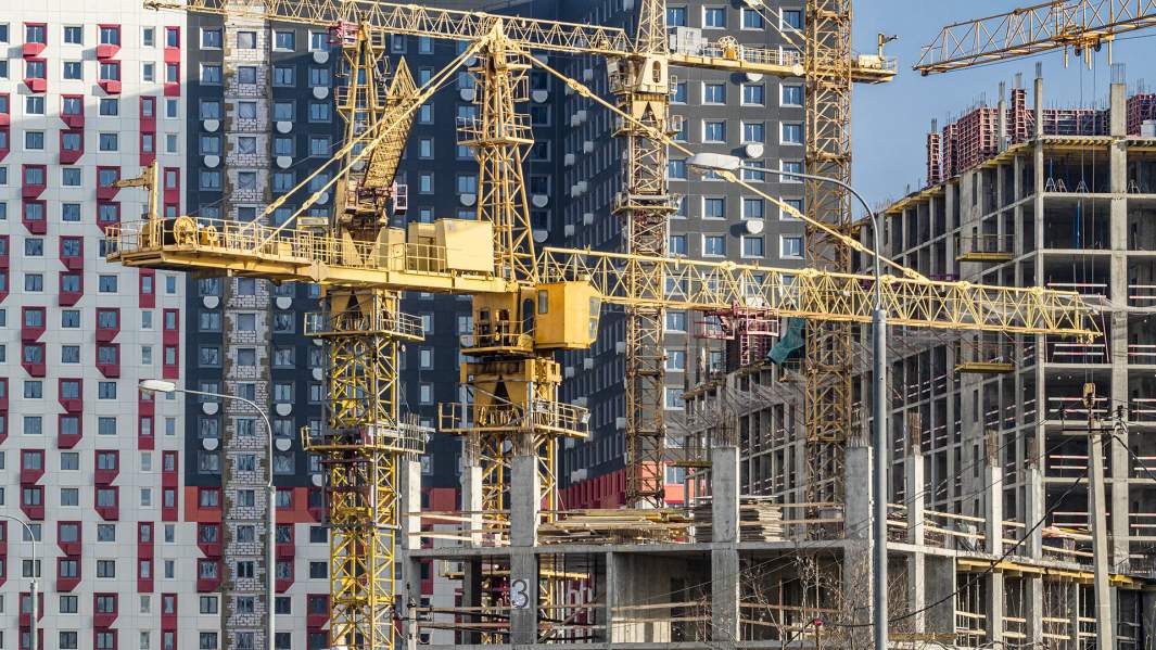 стройка кран новое жилье 