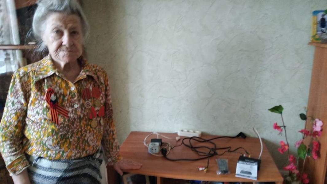 Напугали, телевизор забрали: труженицу тыла лишили имущества за долги внучки