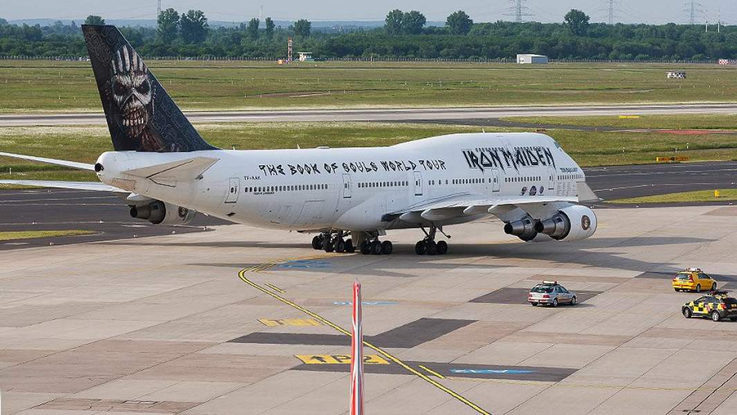 брюс дикинсон iron maiden боинг 747-400