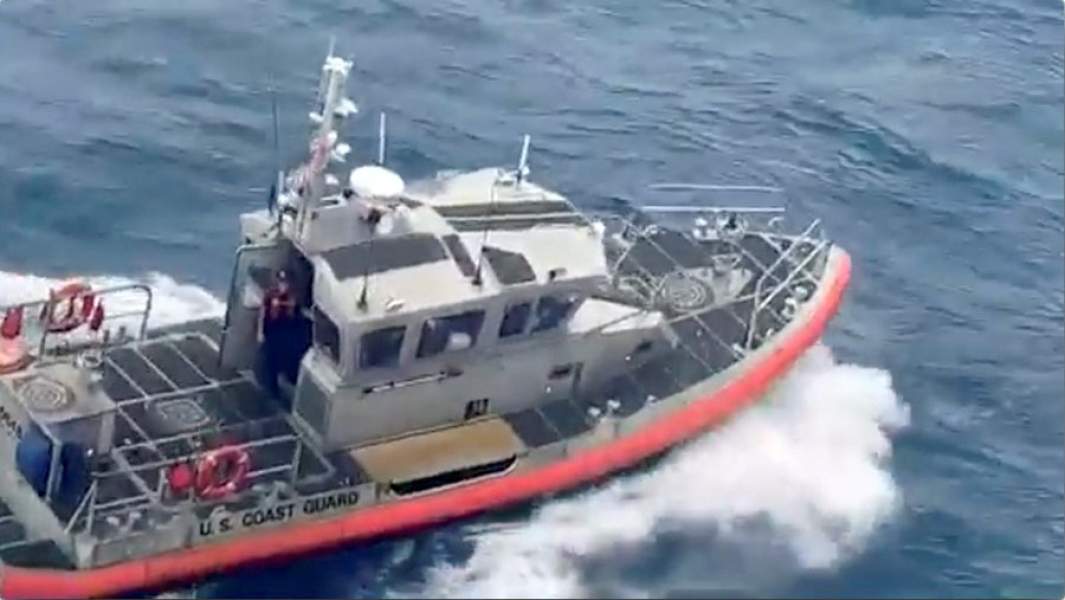 Катер Береговой охраны США (фото с борта круизного лайнера Princess)