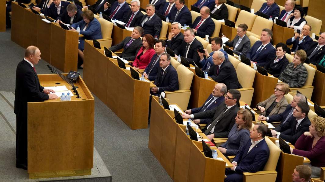 Владимир Путин на пленарном заседании в Госдуме