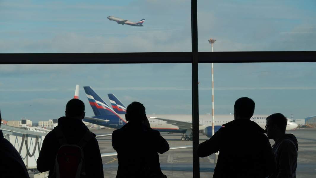 самолет аэропорт  пассажиры