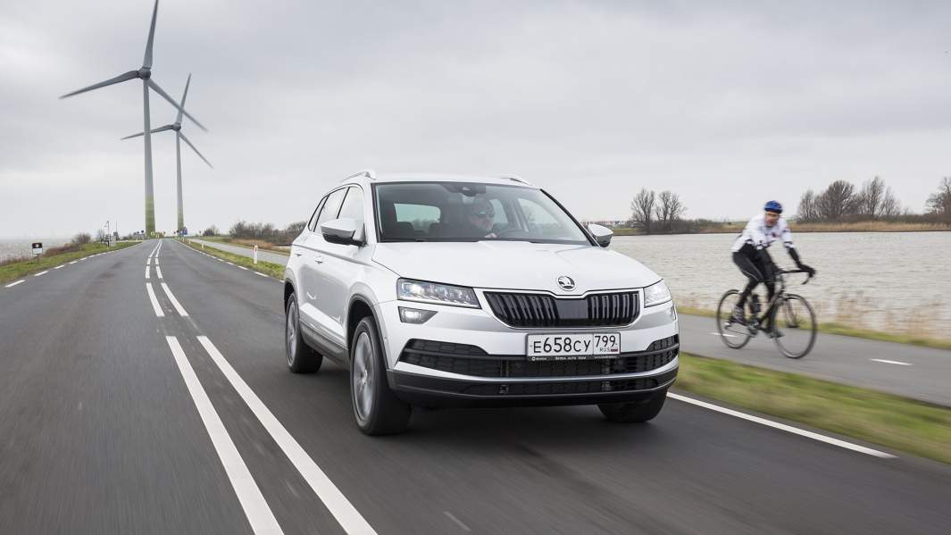 Максимальная скорость Karoq с мотором 1,4 и «автоматом» — 199 км в час