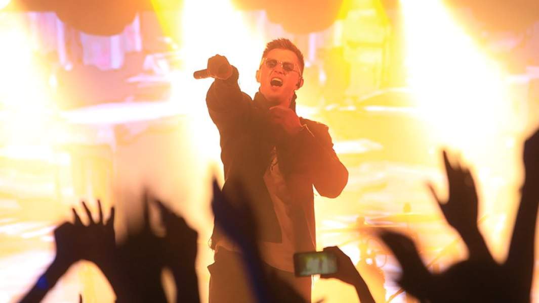 Актер Павел Прилучный на съемках фильма «Тень звезды»