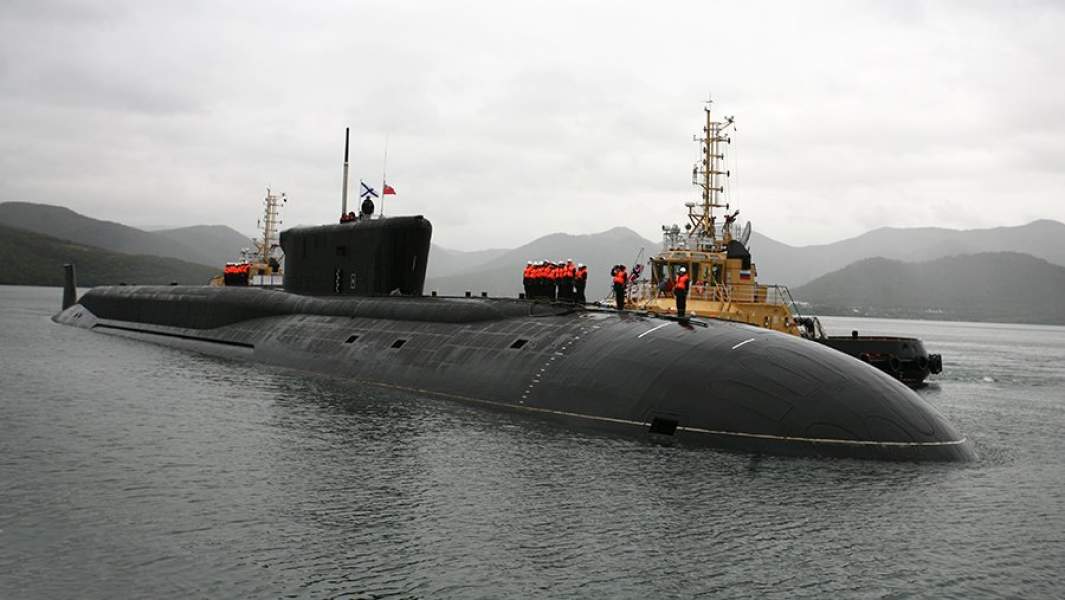 Экипаж атомного подводного ракетоносеца «Александр Невский» проекта 955 «Борей» в пункте постоянной дислокации ЗАТО Вилючинск на Камчатке