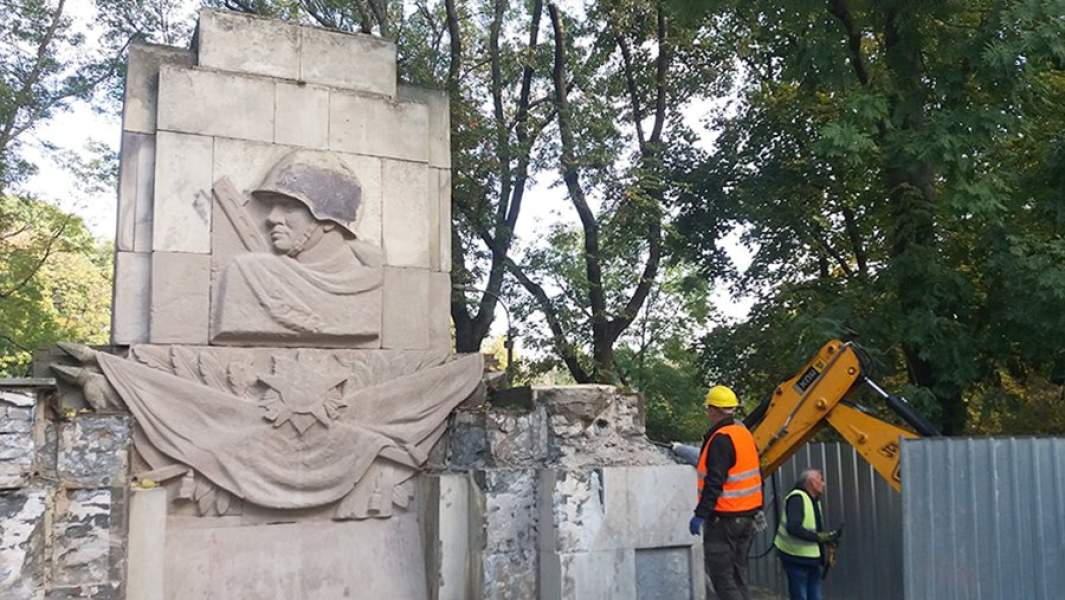 Снос памятника