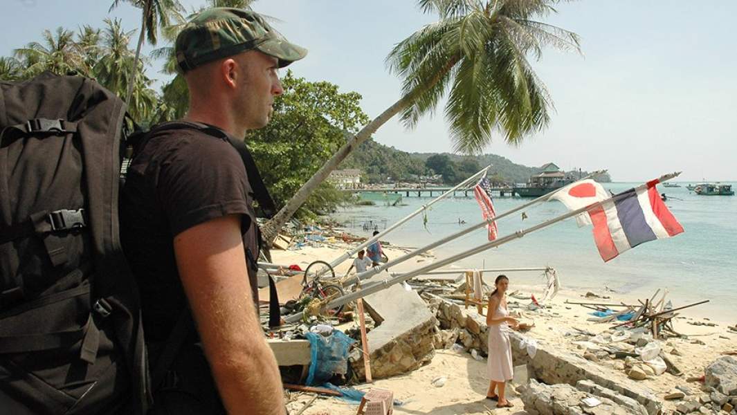 Пляж на тайском острове Пхипхи после цунами. 27 декабря 2004 года