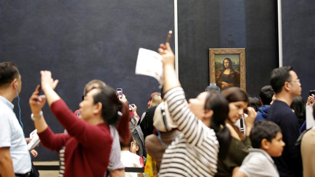 посетители лувр франция