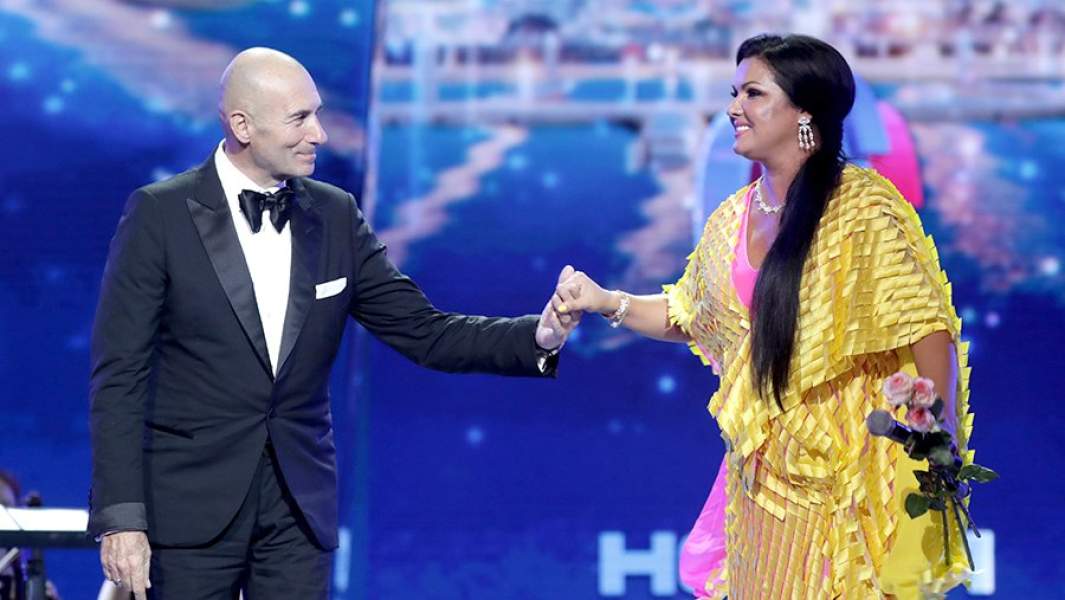 Композитор Игорь Крутой и оперная певица Анна Нетребко на открытии международного конкурса молодых исполнителей популярной музыки «Новая волна – 2019» в Олимпийском парке