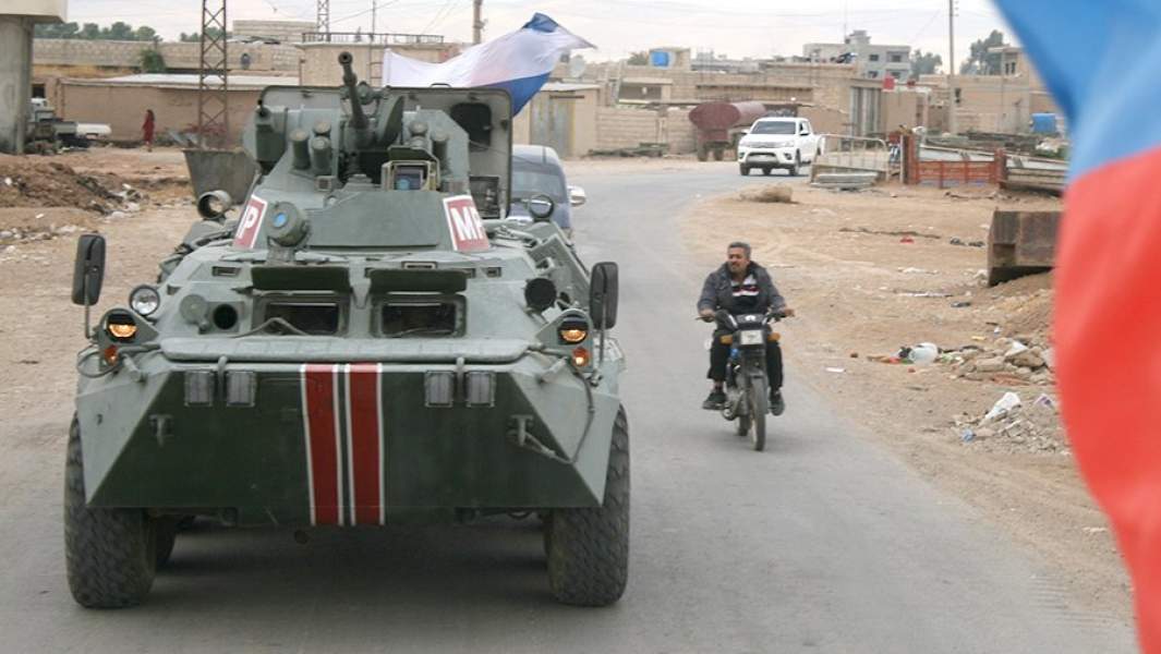 БТР-80 российской военной полиции на трассе М4 Алеппо-Латакия