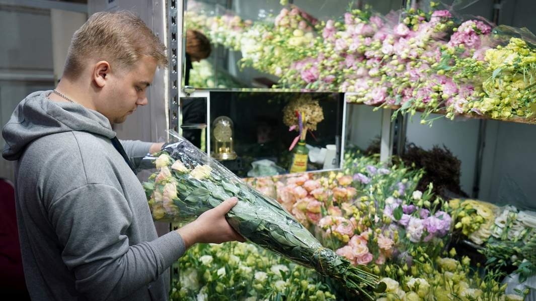 цветы рынок мужчины