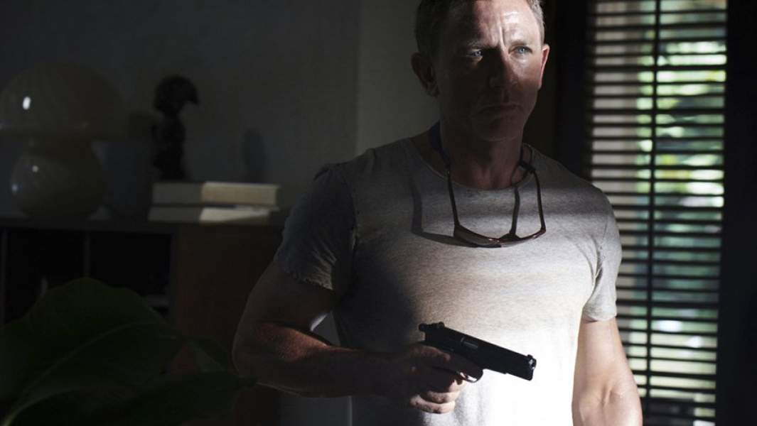 Кадр из фильма «Не время умирать»