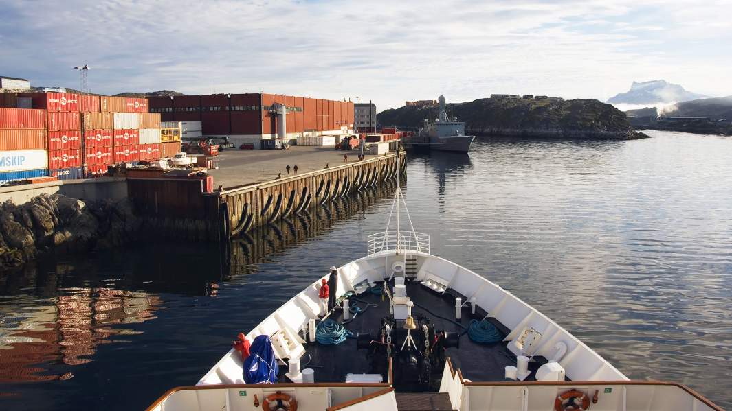 Порт в Нууке