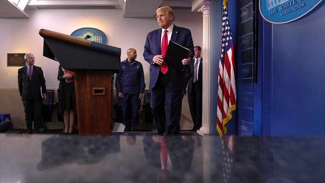 Президент США Дональд Трамп на пресс-конференции по ситуации о распространении коронавируса в США