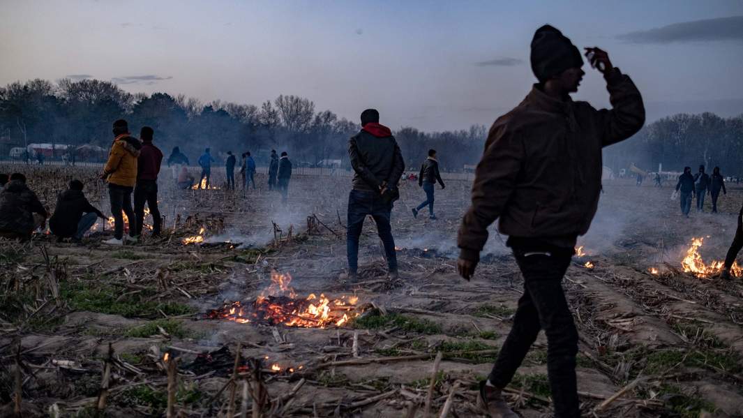 Сирийские беженцы на границе Турции и Греции