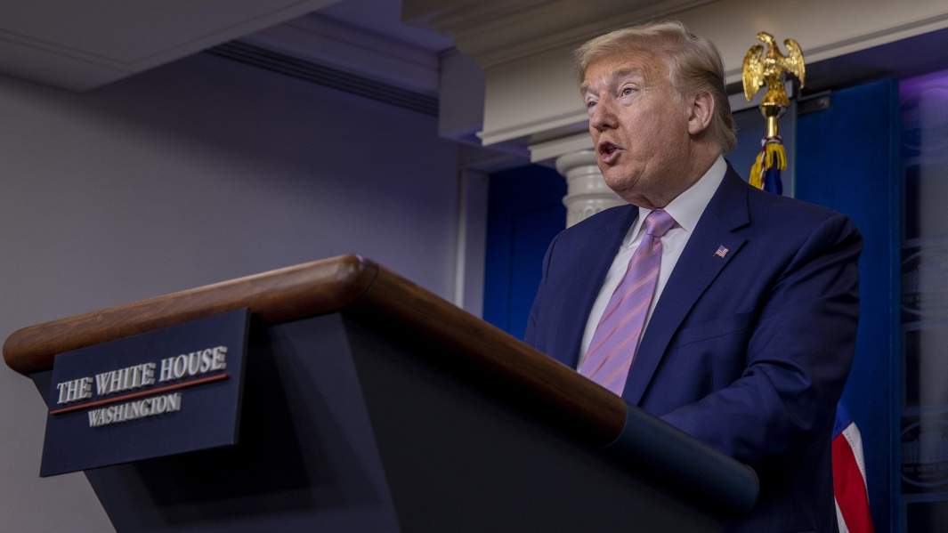 Рейтинг ободрения: почему Дональд Трамп набирает очки на пандемии