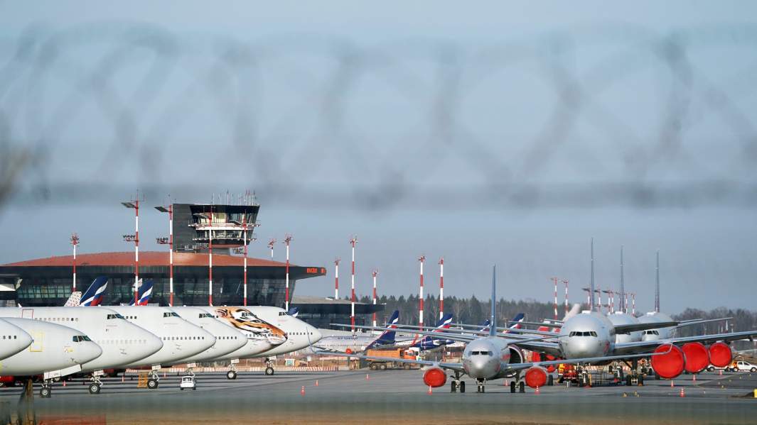 Пассажирские самолеты на стоянке аэропорта Шереметьево