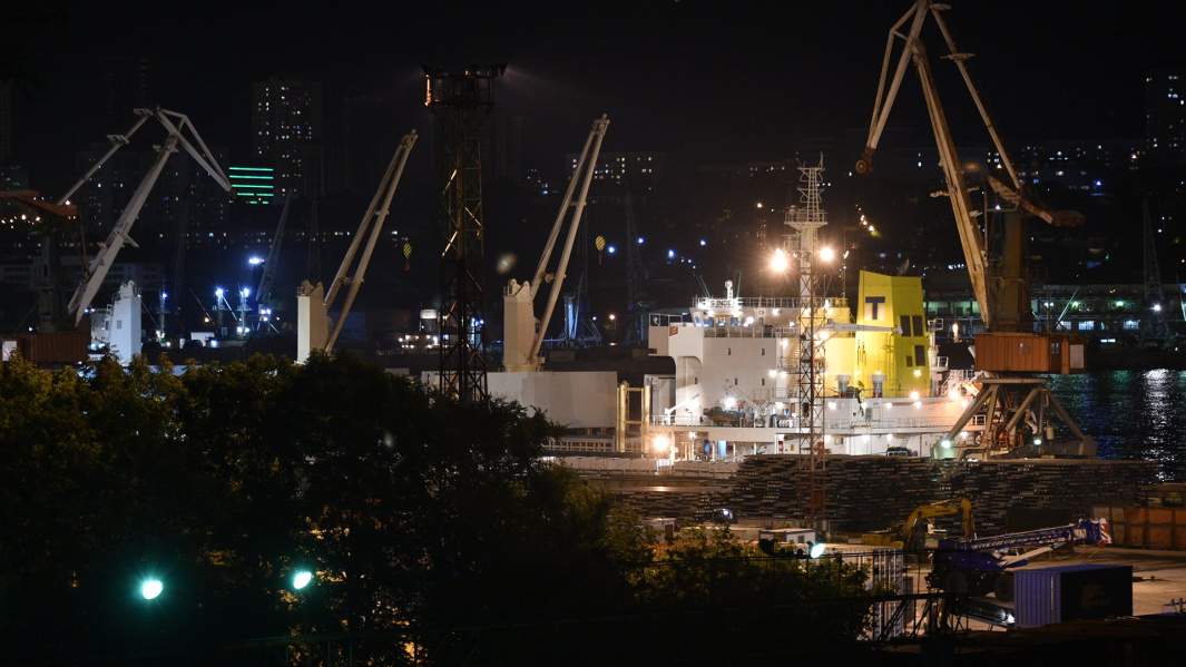 Порт во Владивостоке