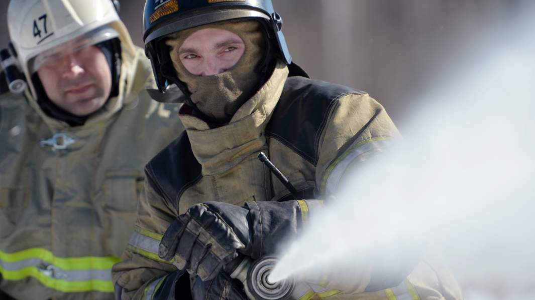 пожарные во время учений