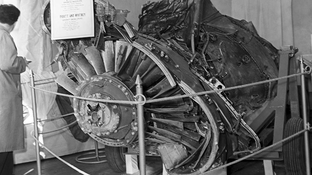 Выставка предметов и разведывательного оборудования американского самолёта-разведчика Lockheed U-2