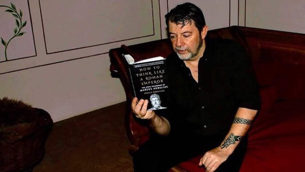 Психотерапевт, писатель Дональд Робертсон